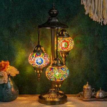 Imagem de Marrakech Candeeiro de mesa marroquino com 3 globos turcos com base de bronze, luminária noturna colorida de vidro mosaico Tiffany de 58 cm de altura, incluindo lâmpada de LED para decoração de sala