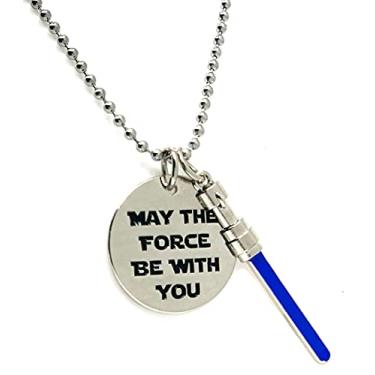 Imagem de Colares com pingente: May the Force Be With You com sabres de luz vermelha ou azul, pingente da Aliança Rebelde de titânio, capacete Mandalorian