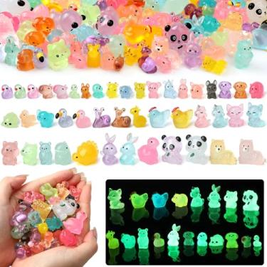 Imagem de 150 peças luminosas de mini animais de resina - 50 estilos que brilham no escuro pequenas figuras para decoração de jardim, aquário e casa de bonecas - conjunto de estatuetas em miniatura a granel