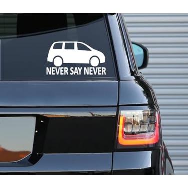 Imagem de Printbeat Decalque de minivan Never Say Never – Uso interno e externo | Adesivo de vinil branco | Cadernos de para-choques, janela de caminhão, laptop | Fácil de usar para carro, van e bicicleta | 8,6