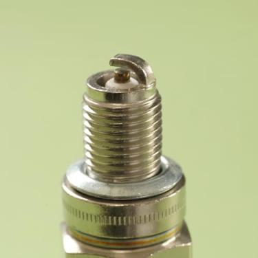 Imagem de Pacote com 2 velas de ignição CR7HSA para 4549 A7TC CR7HSA 4549 substituição para motor GY6 50cc 70cc 90cc 100cc 110 125 150cc motocicleta ATV Quad Scooter Go Kart Moped Chopper Buggy Dirt Racing Bike