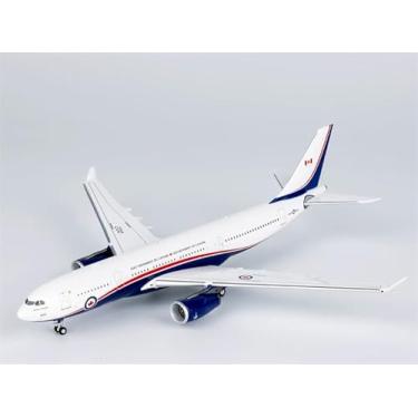 Imagem de ACE HOBBY for NG Models for Government of Canada Royal Canadian Air Force for Airbus A330-200 CC-330 Husky 330002 The True North Strong and Free 1:400 Aircraft Pre-Built Model