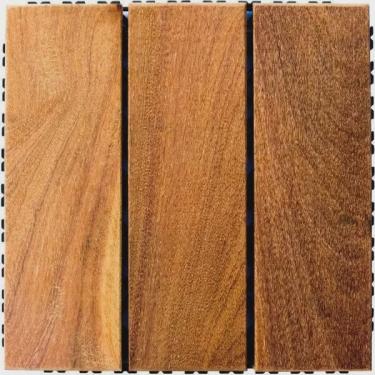 Imagem de Deck de Madeira Modular Base Plástica Isabela Revestimentos 30cm x 30cm Placa Cumaru