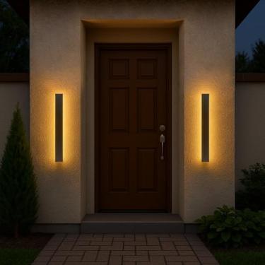 Imagem de SJIGUANGZ Pacote com 2 arandelas de parede modernas, luzes de parede externas de 81,5 cm, luzes externas lineares longas IP65 à prova d'água, montagem externa de 3000 k para sala de estar, pátio