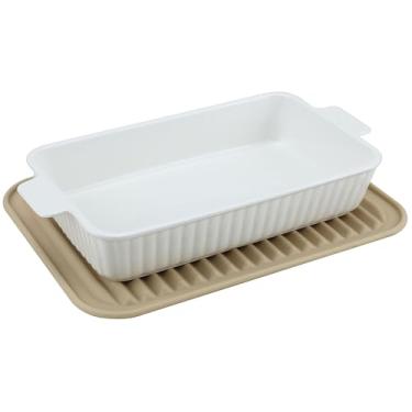 Imagem de EIKS Assadeira de cerâmica com alças e tapete de silicone para servir assar e cozinhar a vapor lasanha, macarrão, carne, arroz, macarrão, pão, caçarolas, refeição (branco, 30,5 cm)