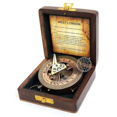 Imagem de WEST London Relógio de sol de latão - bússola de cobre - Acessório Steampunk - Presente exclusivo para homens - Lindo relógio de sol feito à mão - Relógio de sol com caixa de madeira - Relógio