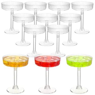 Imagem de Rainmae 12 peças de copos de martini com nervuras de 133 g – Copos de plástico descartáveis transparentes para cupê vintage coquetel sobremesa parfait copos inquebráveis para artigos de festa de