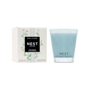 Imagem de NEST Fragrances Vela clássica perfumada Driftwood & Camomila, 227 g
