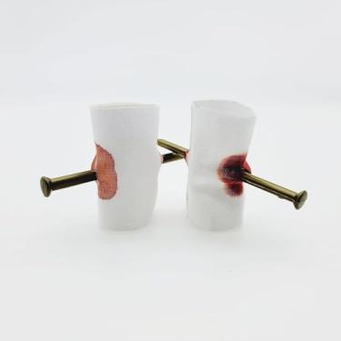 Imagem de Czhotg 2Pcs Scary Prank, Fart Bomb, Trick Nail,Bloody Fingers Prank, Prank Nail, Fake Nail Through Finger Trick Finger Parts for April Fool Carnival, Novelty and Gag, Decorations