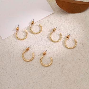 Imagem de Conjunto de 3 pares de brincos de argola para mulheres, brincos grossos e grossos banhados a ouro, Medium, Aço inoxidável Ferro, Sem pedra preciosa