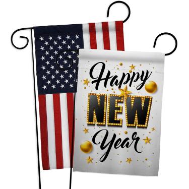 Imagem de Ornament Collection Pacote de bandeira de jardim Happy New Year Relógio de inverno, contagem regressiva, champanhe, fogos de artifício, comemore aplique de decoração de casa pequeno presente de quintal, feito nos EUA