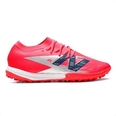 Imagem de Chuteira Campo New Balance Furon Team Tf V8 Unissex, 43, Rosa, Coral