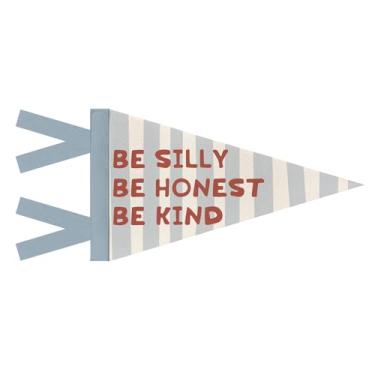 Imagem de WXHUM Bandeiras de bandeira de flâmula de feltro para sala de aula, Be Silly Be Honest Be Kind Feltro, decoração de arte de parede vintage para decoração de quarto de meninos, 20 x 43 cm