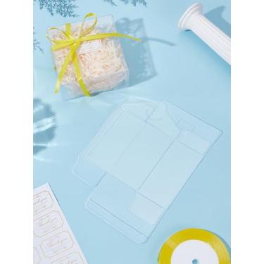 Imagem de 2 caixas de lembrancinhas transparentes, retangulares transparentes de plástico PVC com 1 folha de adesivos autoadesivos e 1 rolo de fitas de poliéster de cores mistas, pequenos recipientes para