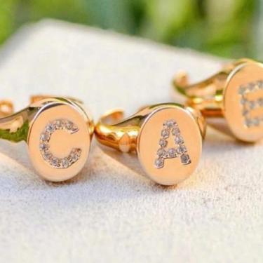 Imagem de Anel com a Inicial Cravejada com Zircônia - Semijoias Personalizada Lu