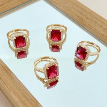 Imagem de Anel Pedra Retangular Rubi e Zircônias Banhado a Ouro-Feminino
