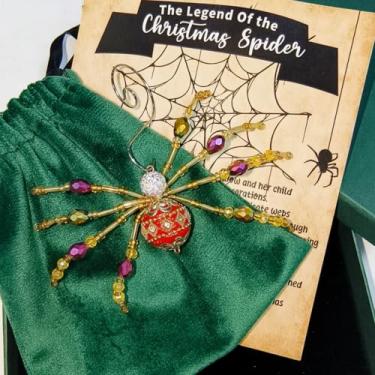Imagem de Cunno Ornamento de aranha de Natal com pérola com pacote de cartão de história para decoração de Natal de aranha bruxa tradição de Natal para presente de árvore de Natal (clássico)