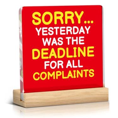 Imagem de Decoração engraçada de cubículo de placa de acrílico para escritório, Yesterday Was The Deadline for All Reclaints Team Office Gag Gifts for Coworker Teammate Employee Boss (Vermelho)
