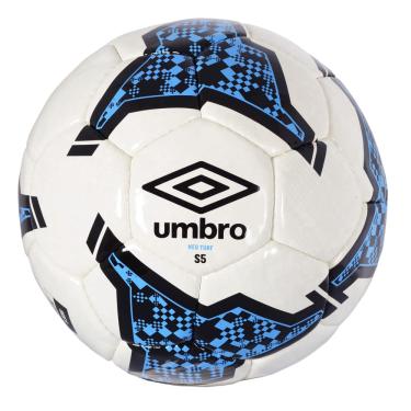 Imagem de Bola de futebol Umbro Neo Turf tamanho 5 para grama e relva