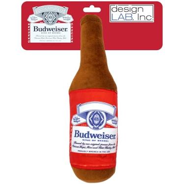 Imagem de design LAB, Inc. Budweiser Beer Dog Toy | Garrafa de cerveja de pelúcia com Squeaker para cães | Brinquedos interativos médios de 30 cm para mastigar, buscar e se divertir