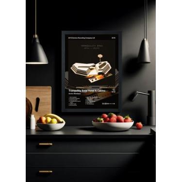 Imagem de Quadro Arctic Monkeys Tranquility Base H. (Dark) Com Vidro Tamanho:21c