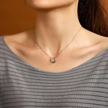 Imagem de Colar de ferradura grosso com balão bolha para mulheres, ouro 18 quilates colar delicado pingente U pingente de aço inoxidável joia estética inchada, 15+2", Titânio, Sem Pedra Preciosa