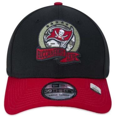 Imagem de BONÉ NEW ERA 3930 TAMPA BAY BUCCANEERS SALUTE TO SERVICE NFP23BON164 PRETO VERMELHO-Masculino