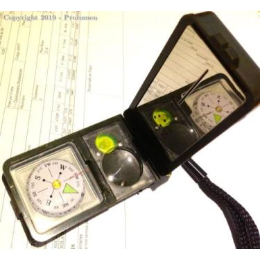 Imagem de Super Bússola  Sobrevivência com lupa, led,  com pederneira - 2685 - P