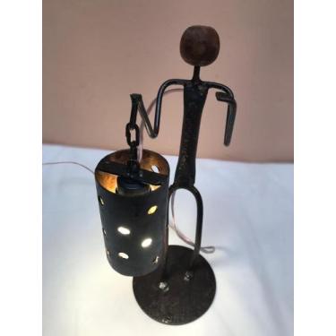 Imagem de Escultura Luminária Ferro Lanterneiro - Minas Artesanato, Bivolt