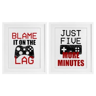 Imagem de Stupell Industries Funny Gamer Phrases 2 peças impressão moldura preta conjunto sob vidro, design por Kim Allen, 16 x 13