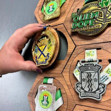 Imagem de Porta Medalhas Hexagonal Colméia Kit 20 - 10 - 5 - 3 Unidades Várias C