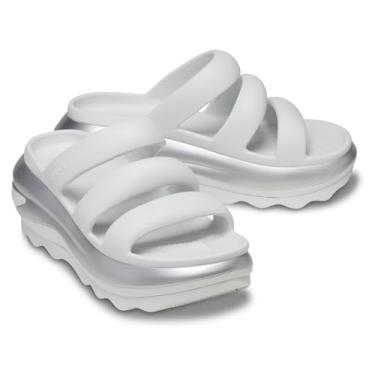 Imagem de Crocs Sandália plataforma unissex com alça tripla Mega Crush para adultos, Luz da lua/prata metálica, 39