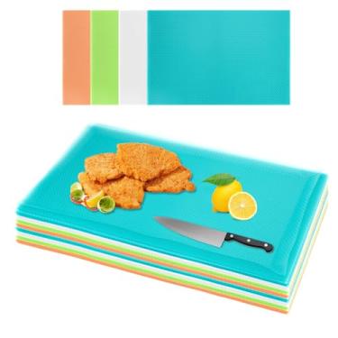 Imagem de Pacote com 40 tábuas de corte descartáveis flexíveis, tapetes de plástico dobráveis de 43 x 30 cm com vincos embutidos, 4 tábuas codificadas por cores para cozinha e uso comercial, design dobrável à