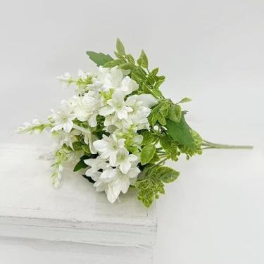 Imagem de Flores artificiais de mandioca e lírio do vale - flores falsas de seda realistas para decoração de casa, duráveis e realistas (brancas)