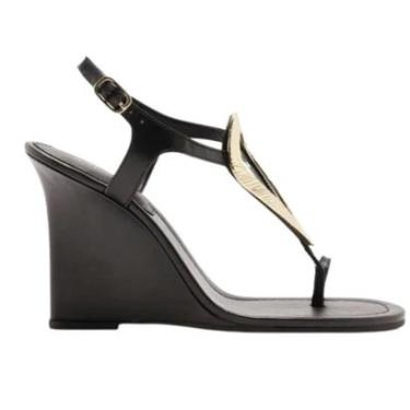 Imagem de Sandália Couro Anabela Metal Textura Lançamento Arezzo-Feminino