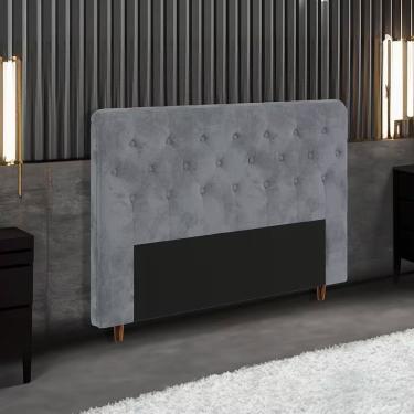 Imagem de Cabeceira Amanda para Cama Box Casal com Fixação no Box em Madeira Maciça Estofada em Suede Cinza