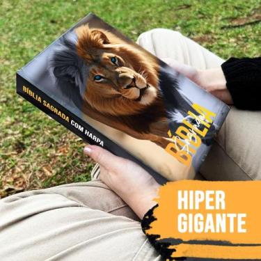Imagem de Bíblia Sagrada Leão de Judá MARROM LETRA HIPER GIGANTE Com Harpa e Índ