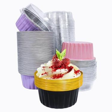 Imagem de 50 peças de ramequins descartáveis de cores mistas com tampas, copos de alumínio de 142 g, mini formas de bolo de creme brulee, formas de cheesecake, moldes de pudim, recipientes para festa (cor mista