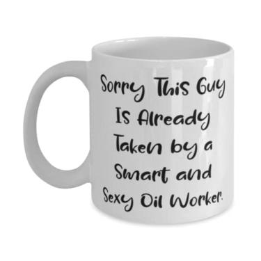 Imagem de Sorry This Guy Is Already Taken by a Smart and Sexy Oil Worker. Caneca Marido 325 g 425 g, presentes chiques de marido, copo para marido