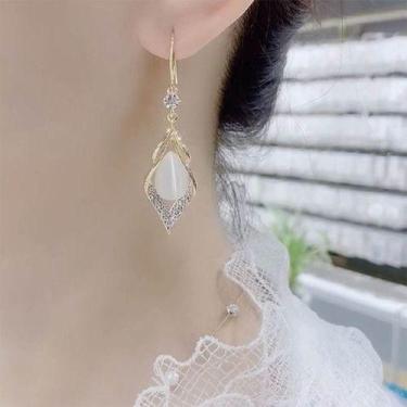 Imagem de Brincos Pedr Strass Sobrepor Delicado Feminino Dourado Luxo - anjo da 