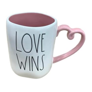 Imagem de Caneca de café Rae Dunn Dia dos Namorados, Love Wins, branca com alça em forma de coração e interior rosa