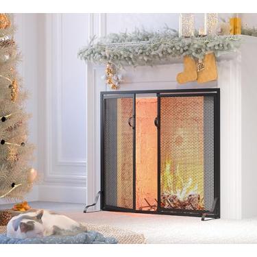 Imagem de Kingson tela de lareira com portas magnéticas, malha decorativa de ferro forjado sólido artesanal de 2 painéis, proteção clássica contra faíscas de fogo preta 35 "d x 11" wx 28 "h
