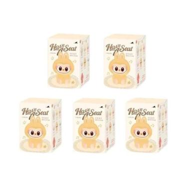 Imagem de Pelúcia De Vinil Labubu, Caixa Surpresa Com Monstros Sentados, Festa D