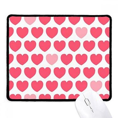 Imagem de Mousepad com bordas costuradas para o Dia dos Namorados rosa e vermelho com pontos de coração