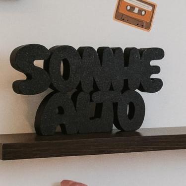 Imagem de Frase Decorativa Sonhe Alto – Letreiro Quarto Infantil Juvenil - Decoração Criativa, Motivacional e Inspiradora (Preto)