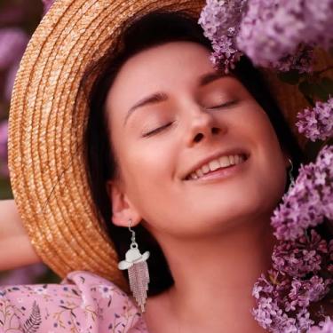 Imagem de Western Cowgirl Chapéu esmaltado brilhante strass borla brincos pendentes baile shows country roupas cowboy roupas rodeio joias presente para mulheres, cristal rosa e chapéu branco