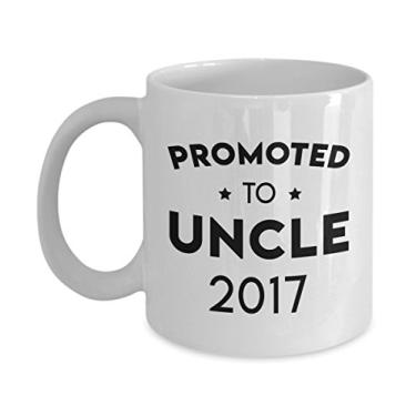 Imagem de SpreadPassion Promoted to Uncle 2017 – Caneca de café – Novas canecas de tio – ideia de presentes de mordaça de do tio – Caneca de anúncio de gravidez para tio