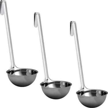 Imagem de Conchas de sopa superresistentes, ergonômicas de 227 g, pacote com 3 conchas de aço inoxidável com cabos longos. Melhor acessório de cozinha para mexer, porções e servir sopas, chili e ensopado em restaurantes e em casa