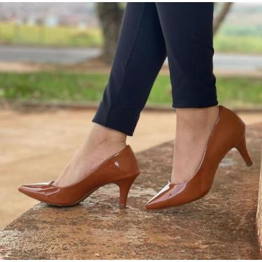 Imagem de Scarpin Salto Fino Baixo / Médio 7 cm em Verniz Confortáveis e Elegant