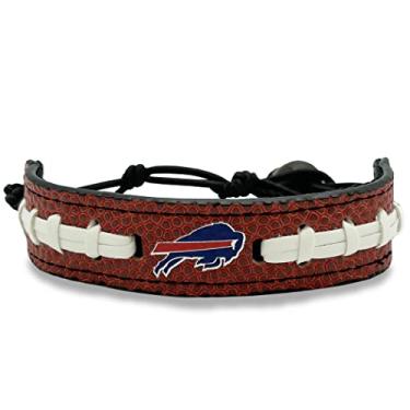 Imagem de Pulseira de futebol de couro unissex NFL Buffalo Bills Pebble-Grain e pontos de futebol para presente ou dia de jogo. Confortável e ajustável.